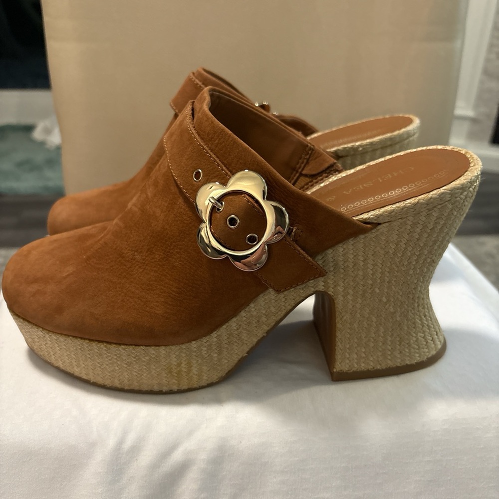 Chelsea & Violet Tan Mules with Chunky Platform